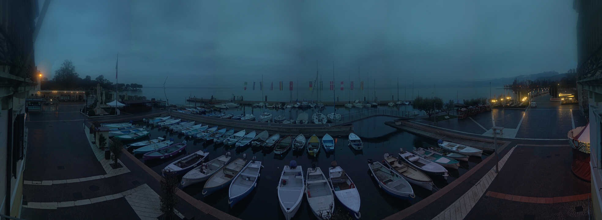 Archiv Foto Webcam Gardasee - Bardolino Hafen