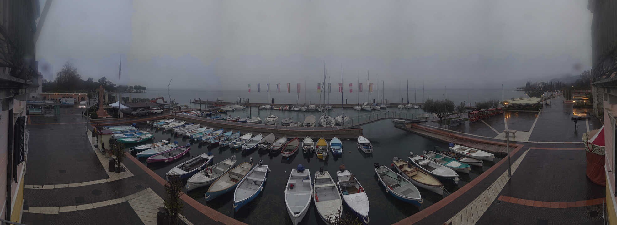 Archiv Foto Webcam Gardasee - Bardolino Hafen
