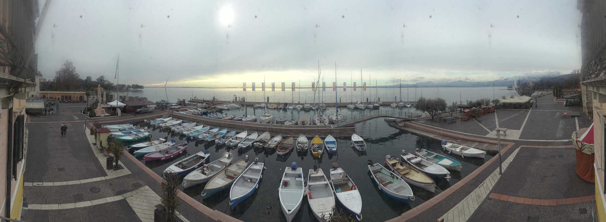 Archiv Foto Webcam Gardasee - Bardolino Hafen
