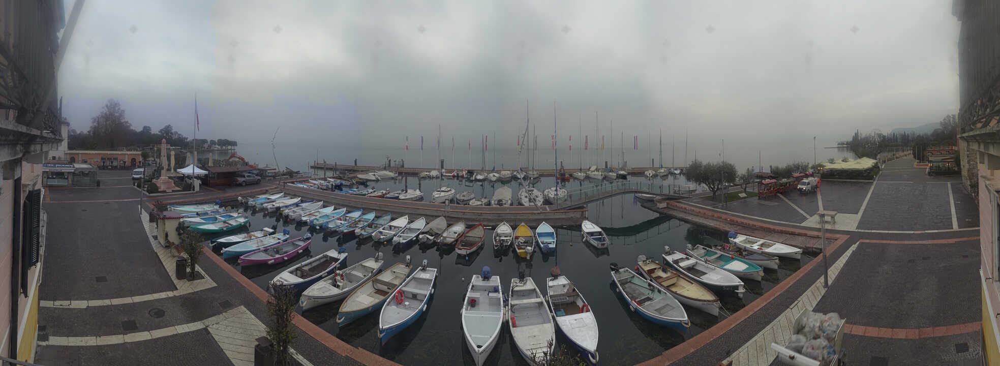 Archiv Foto Webcam Gardasee - Bardolino Hafen