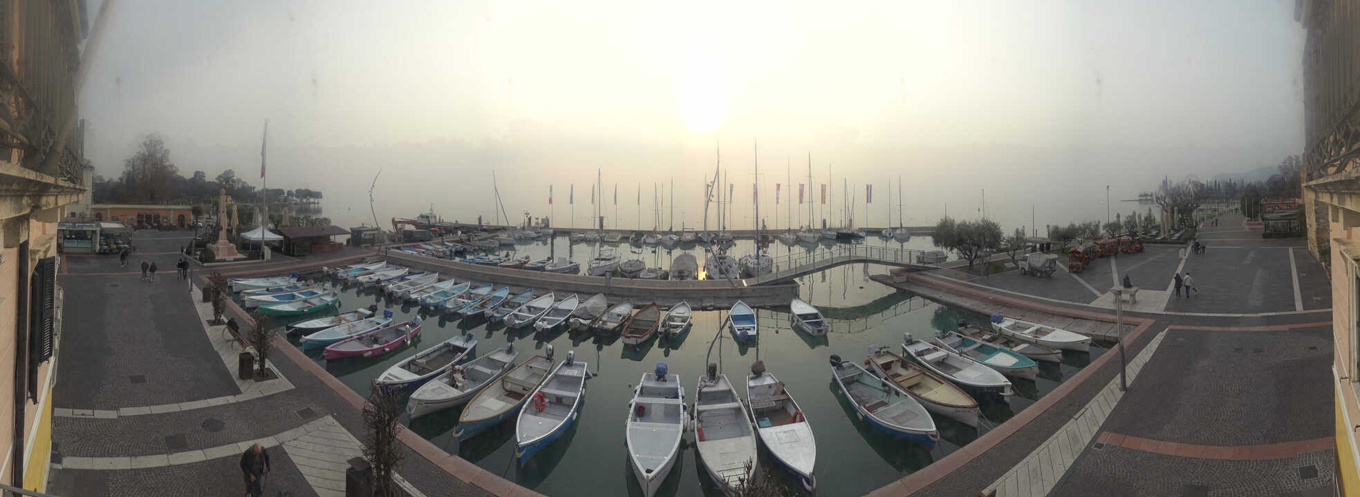 Archiv Foto Webcam Gardasee - Bardolino Hafen