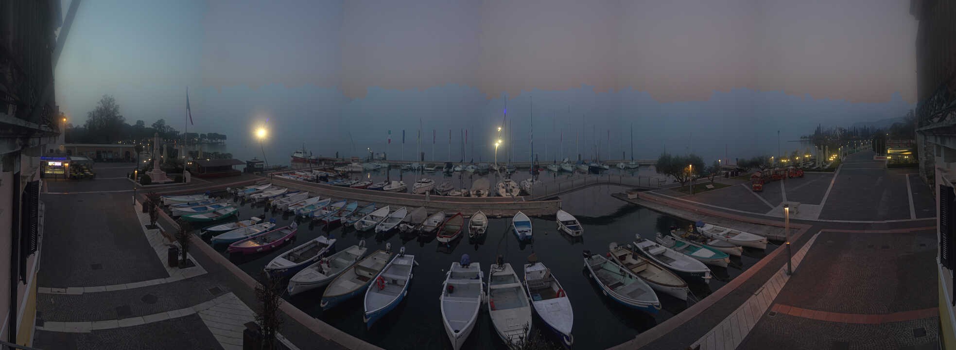 Archiv Foto Webcam Gardasee - Bardolino Hafen