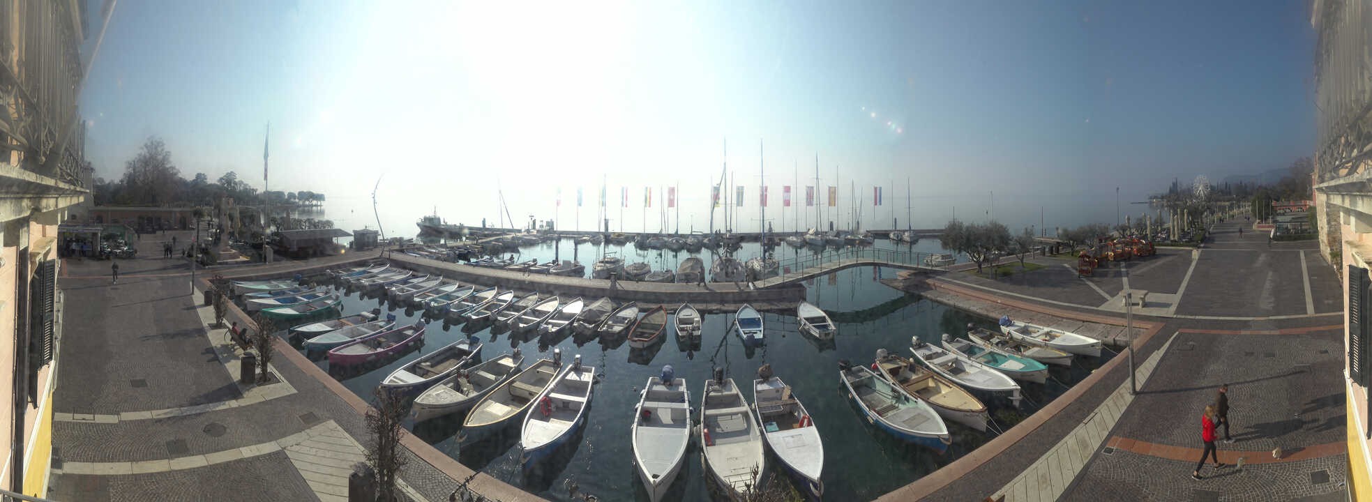 Archiv Foto Webcam Gardasee - Bardolino Hafen