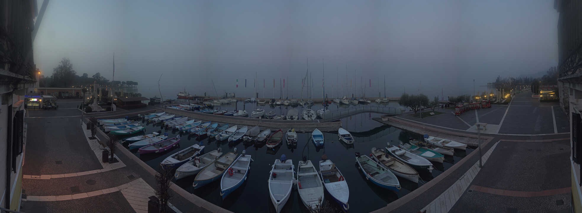 Archiv Foto Webcam Gardasee - Bardolino Hafen