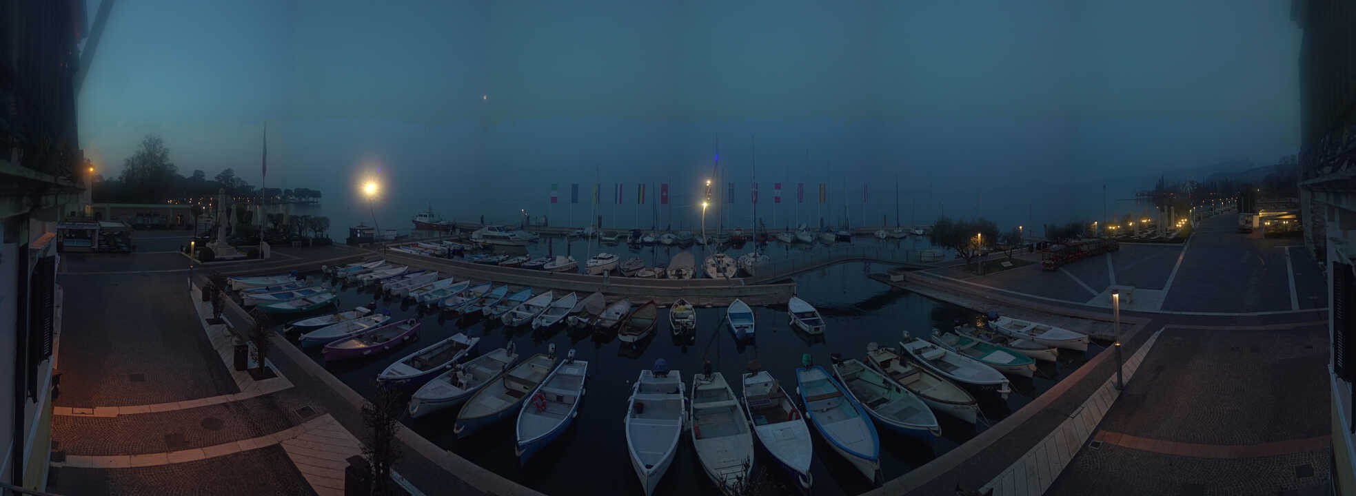 Archiv Foto Webcam Gardasee - Bardolino Hafen