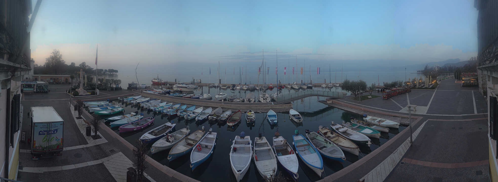 Archiv Foto Webcam Gardasee - Bardolino Hafen