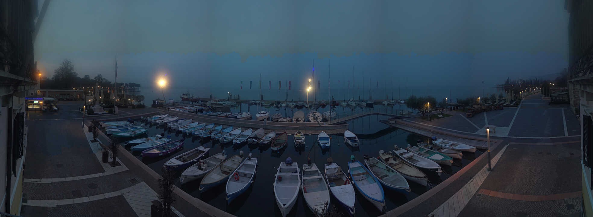 Archiv Foto Webcam Gardasee - Bardolino Hafen