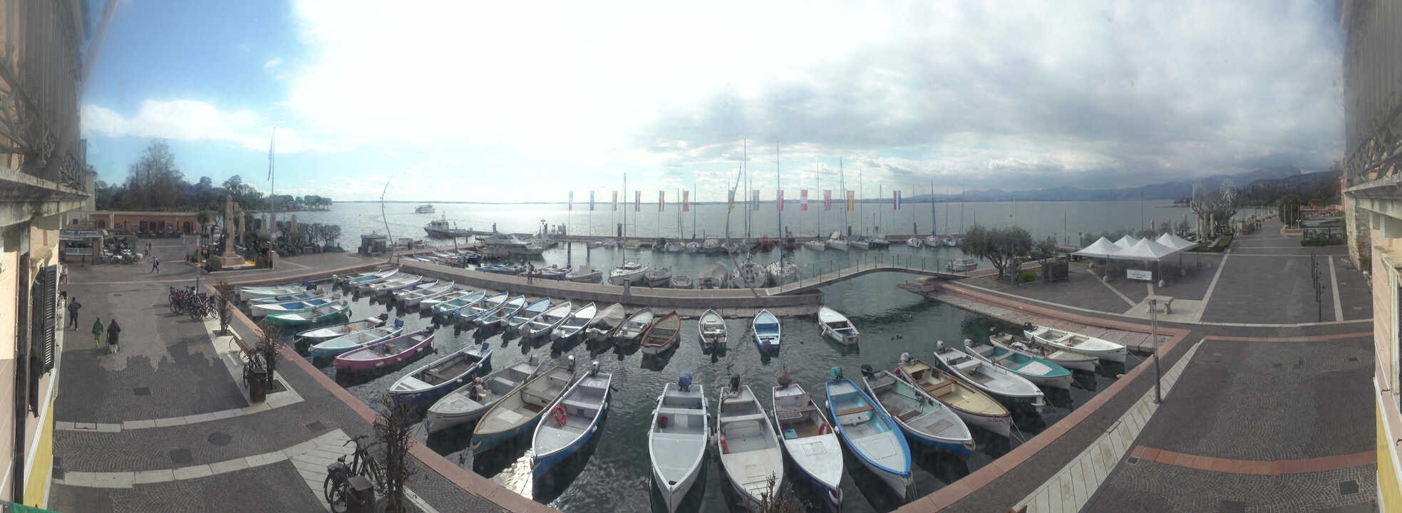 Archiv Foto Webcam Gardasee - Bardolino Hafen