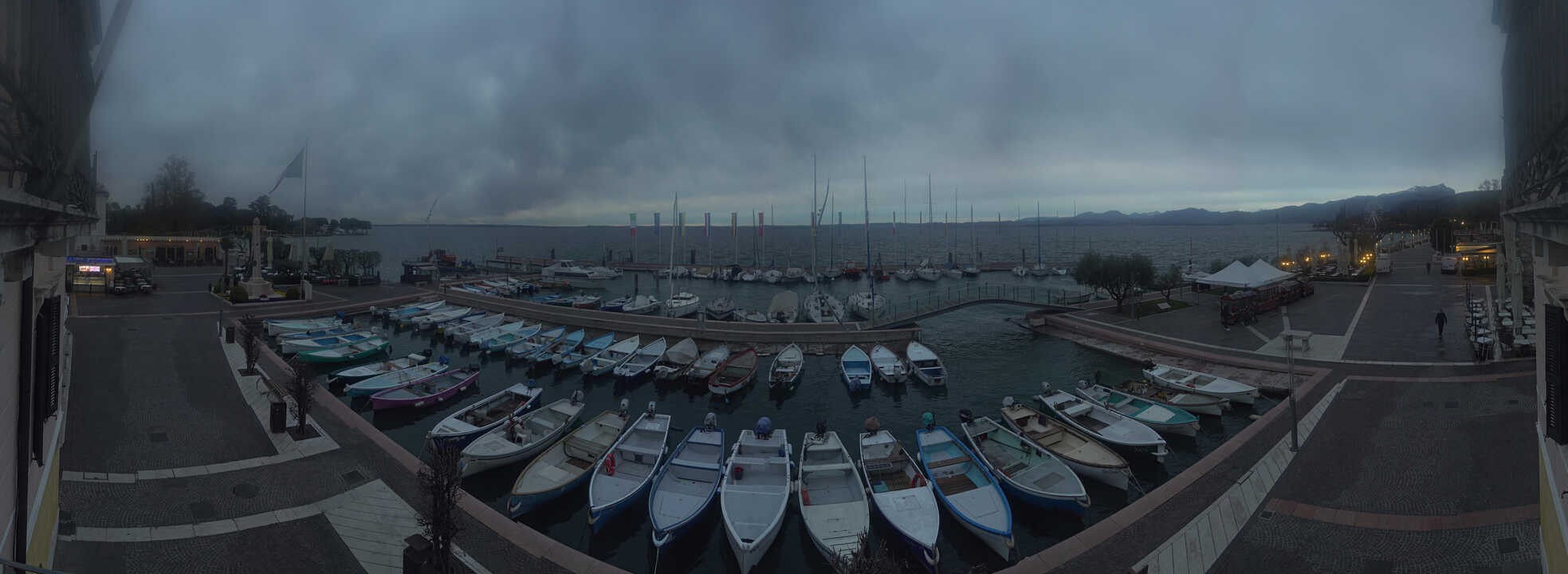 Archiv Foto Webcam Gardasee - Bardolino Hafen