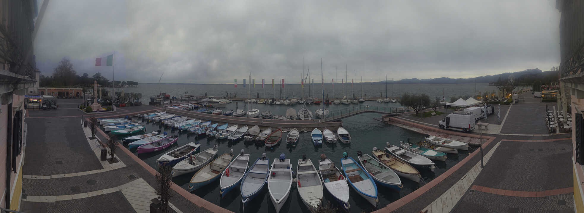 Archiv Foto Webcam Gardasee - Bardolino Hafen
