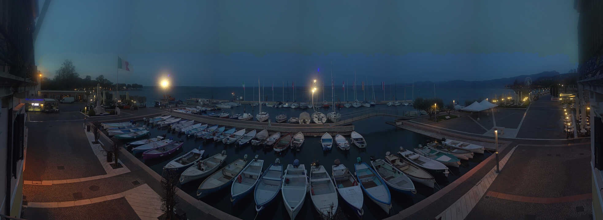Archiv Foto Webcam Gardasee - Bardolino Hafen
