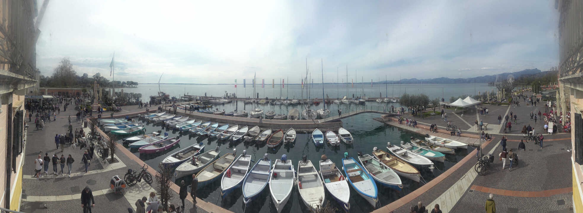 Archiv Foto Webcam Gardasee - Bardolino Hafen