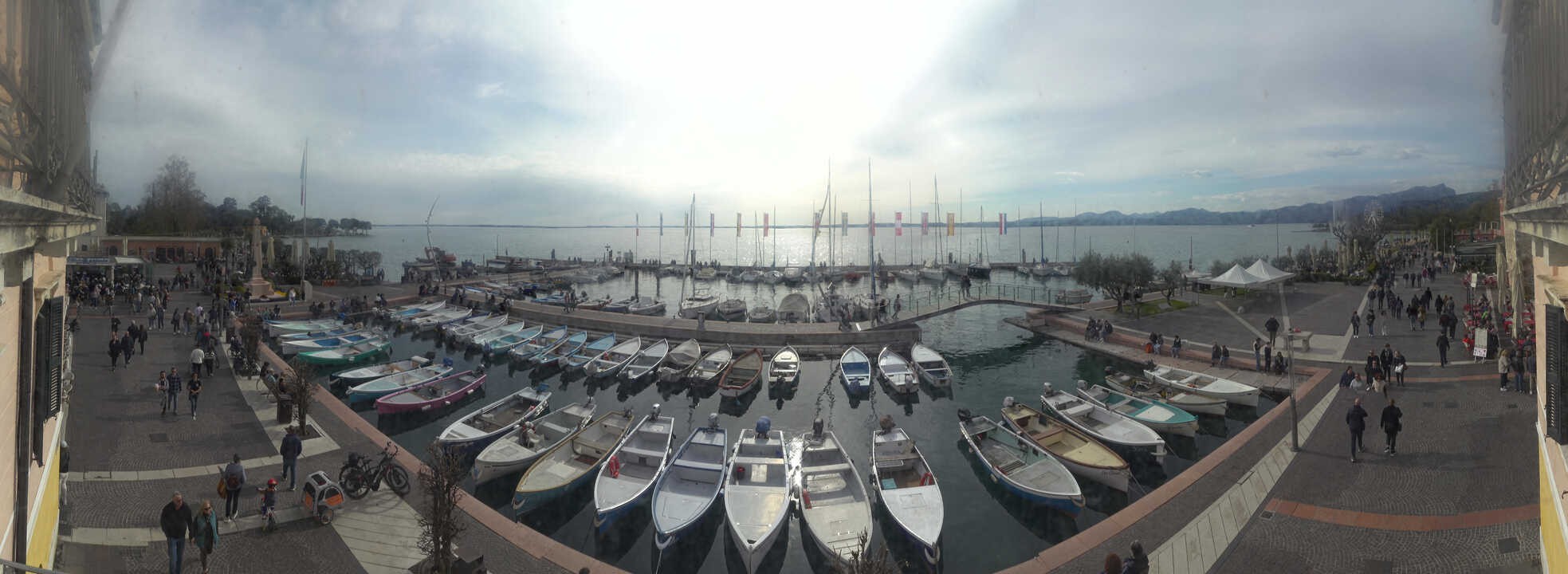 Archiv Foto Webcam Gardasee - Bardolino Hafen