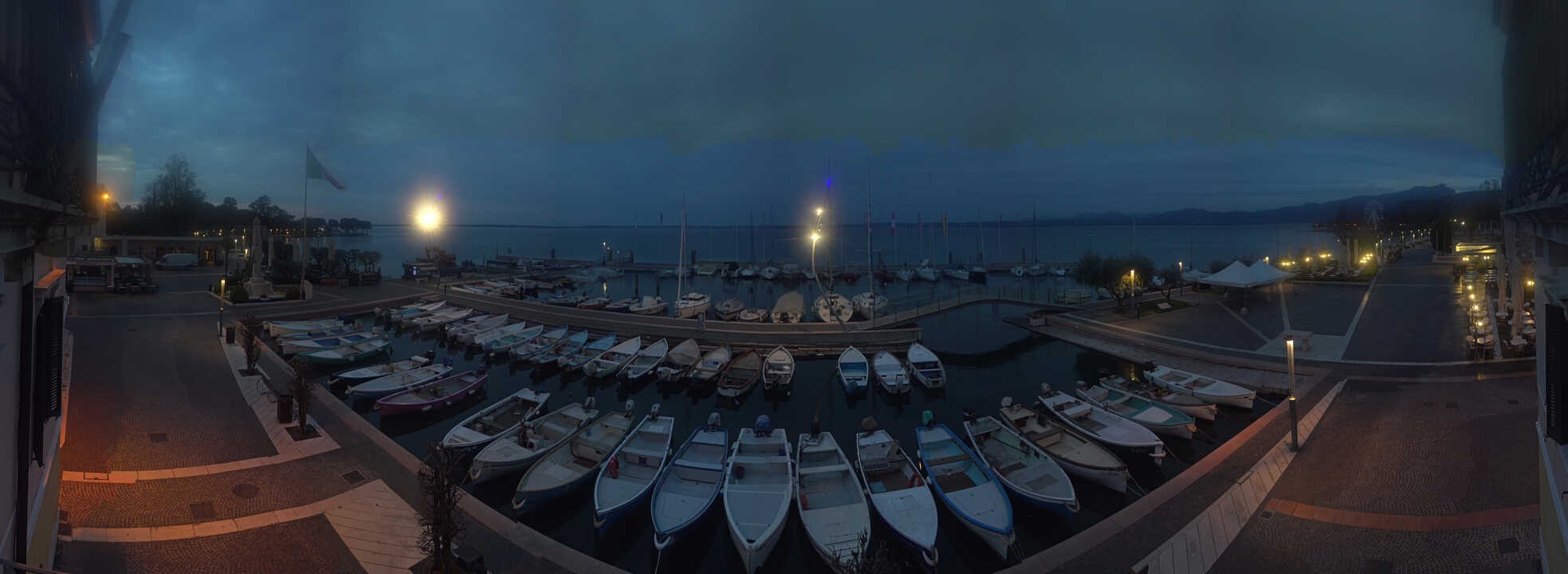 Archiv Foto Webcam Gardasee - Bardolino Hafen