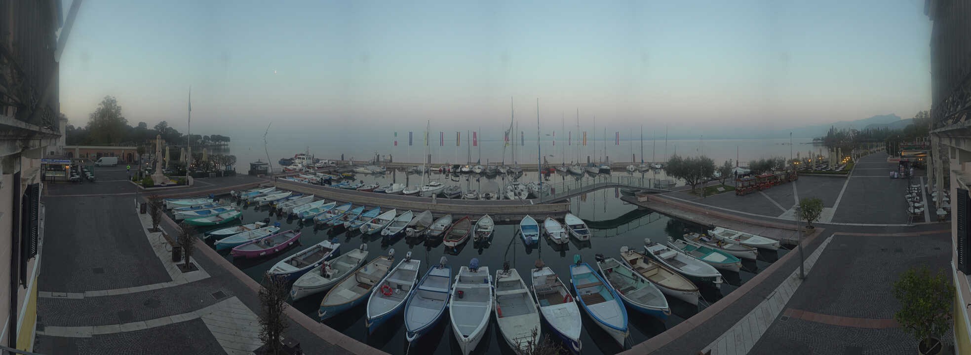 Archiv Foto Webcam Gardasee - Bardolino Hafen