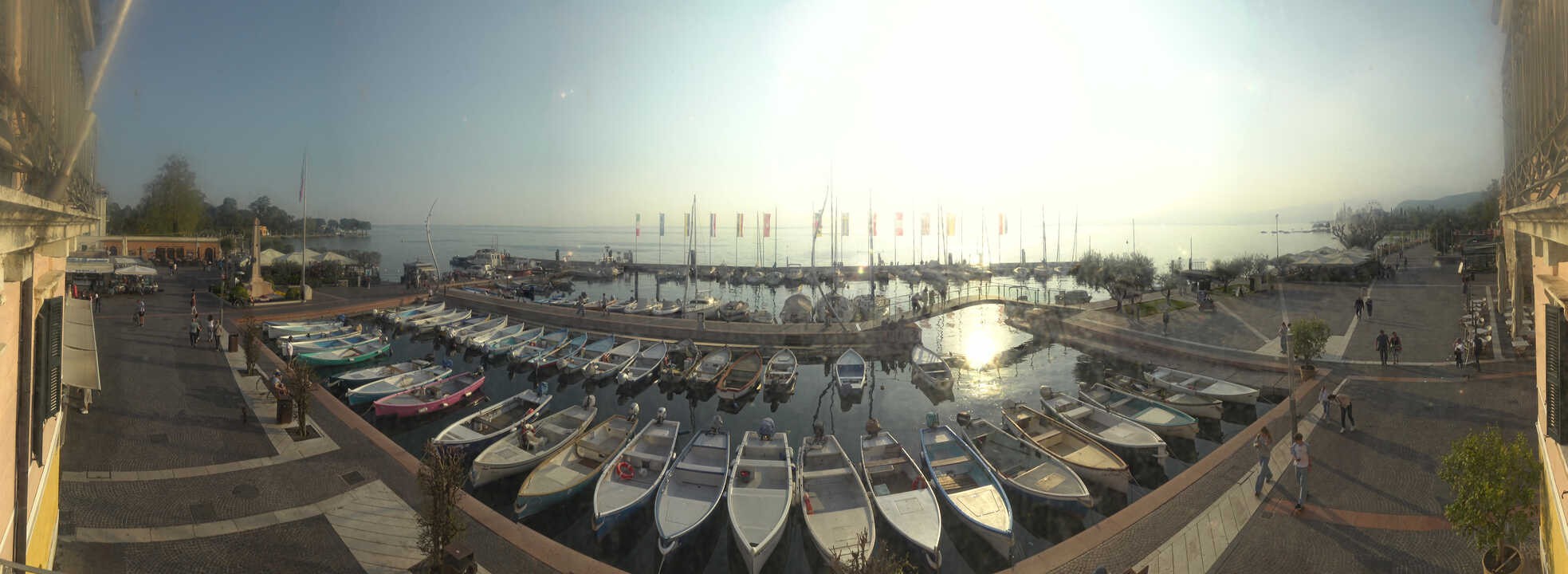 Archiv Foto Webcam Gardasee - Bardolino Hafen