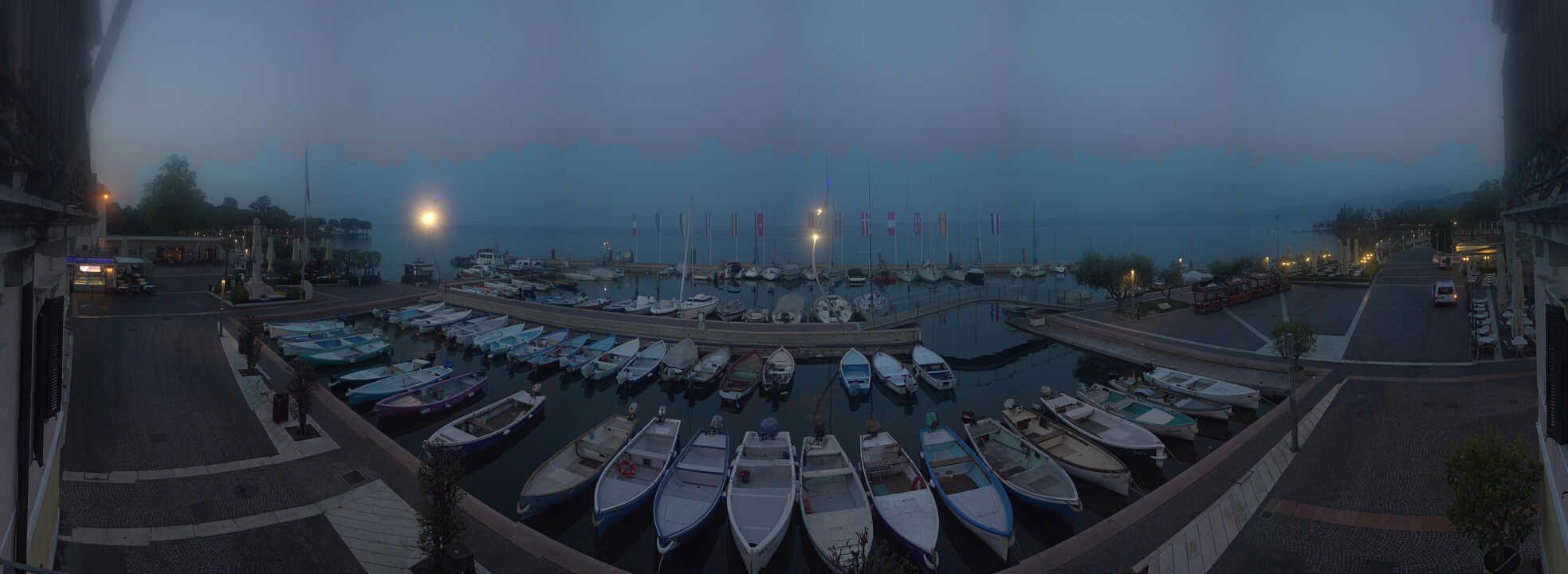 Archiv Foto Webcam Gardasee - Bardolino Hafen