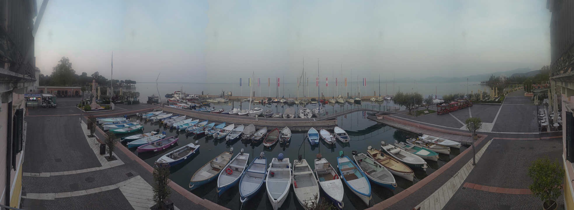 Archiv Foto Webcam Gardasee - Bardolino Hafen