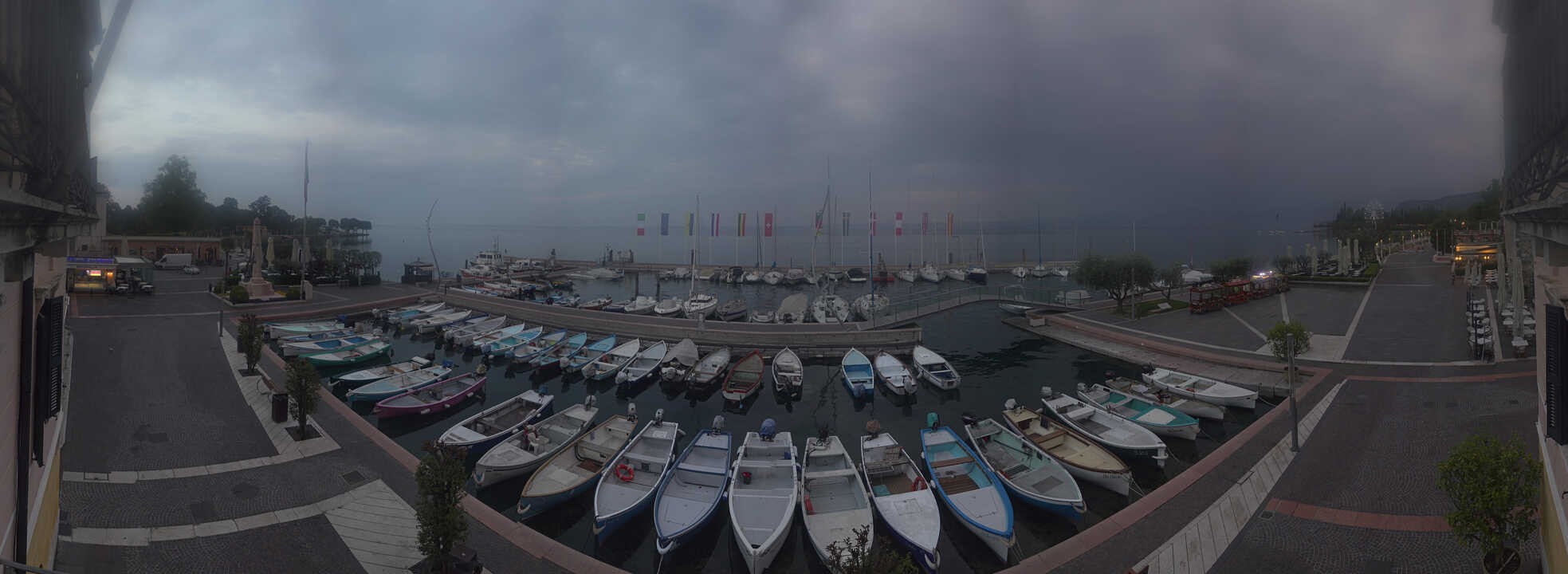 Archiv Foto Webcam Gardasee - Bardolino Hafen