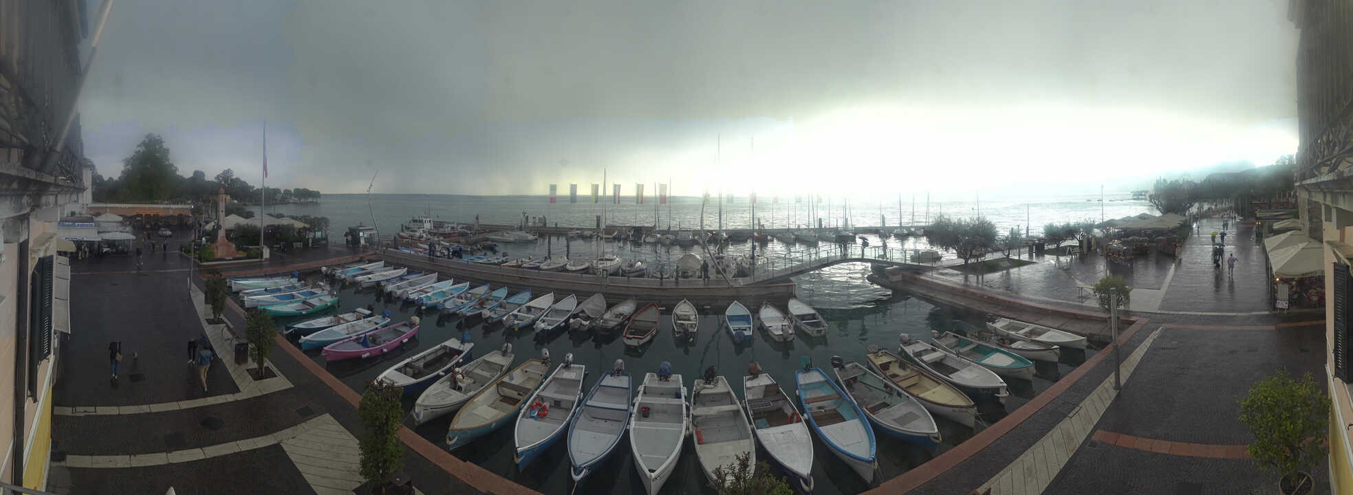 Archiv Foto Webcam Gardasee - Bardolino Hafen