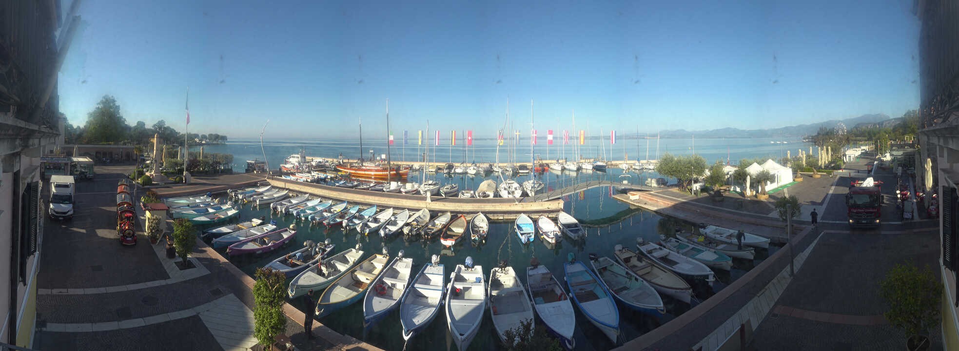 Archiv Foto Webcam Gardasee - Bardolino Hafen