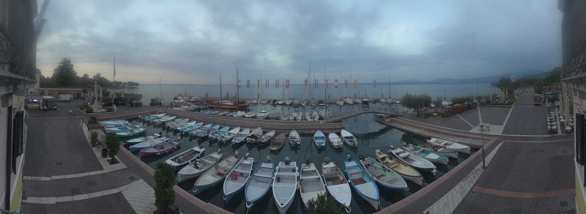 Archiv Foto Webcam Gardasee - Bardolino Hafen