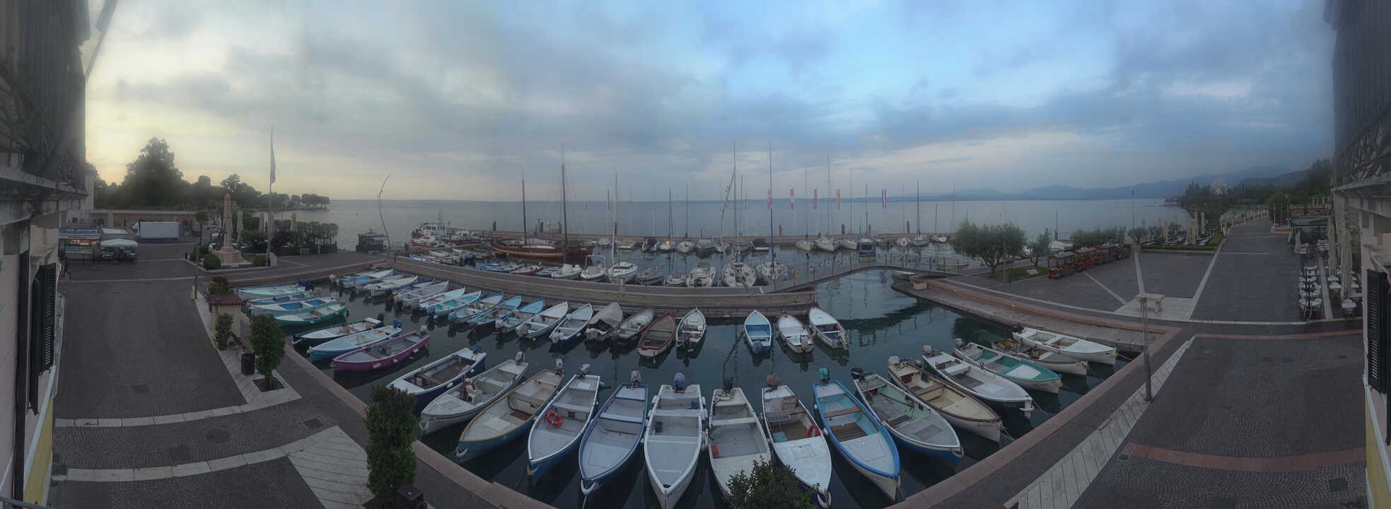 Archiv Foto Webcam Gardasee - Bardolino Hafen