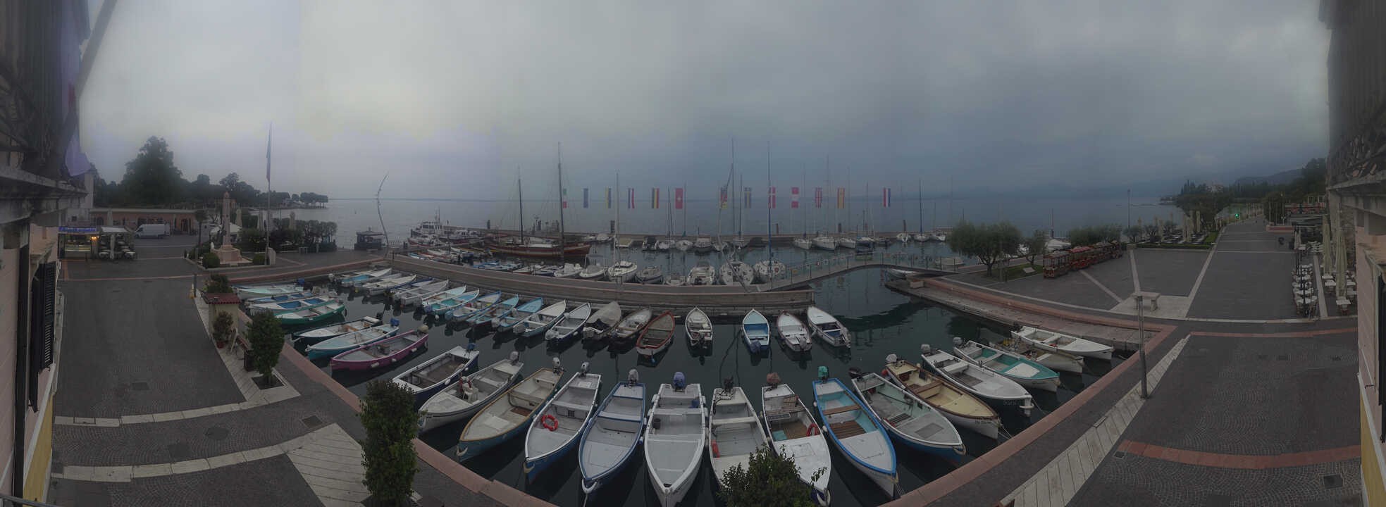Archiv Foto Webcam Gardasee - Bardolino Hafen