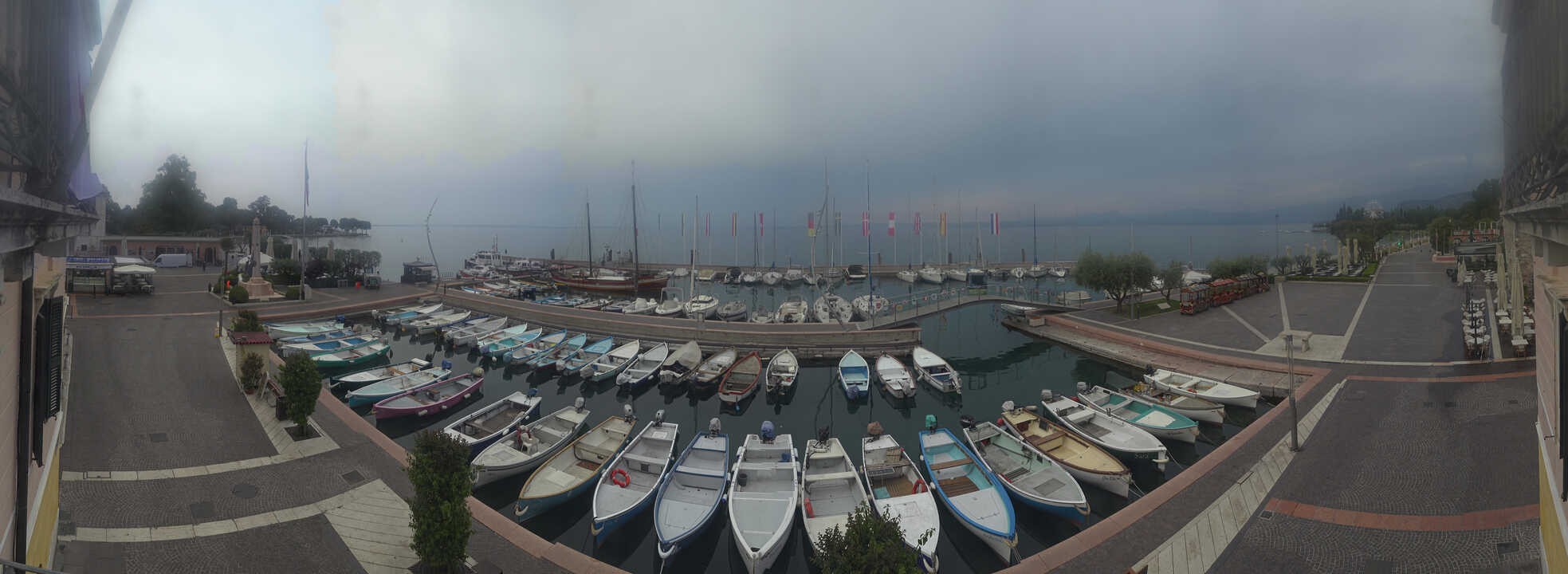 Archiv Foto Webcam Gardasee - Bardolino Hafen