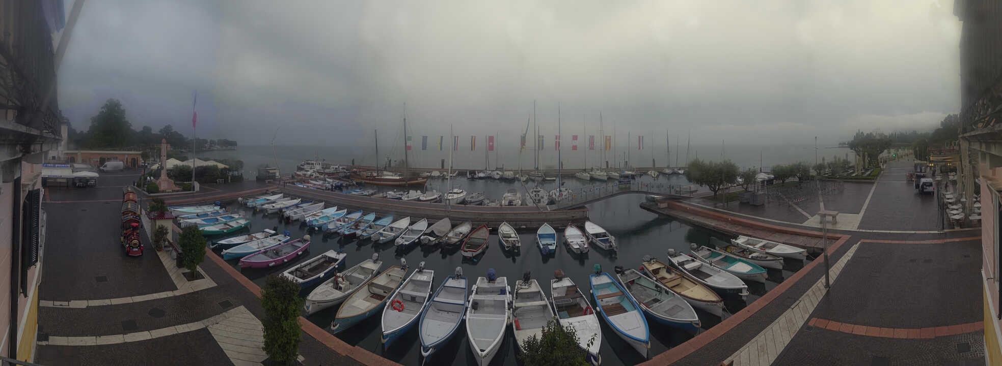 Archiv Foto Webcam Gardasee - Bardolino Hafen