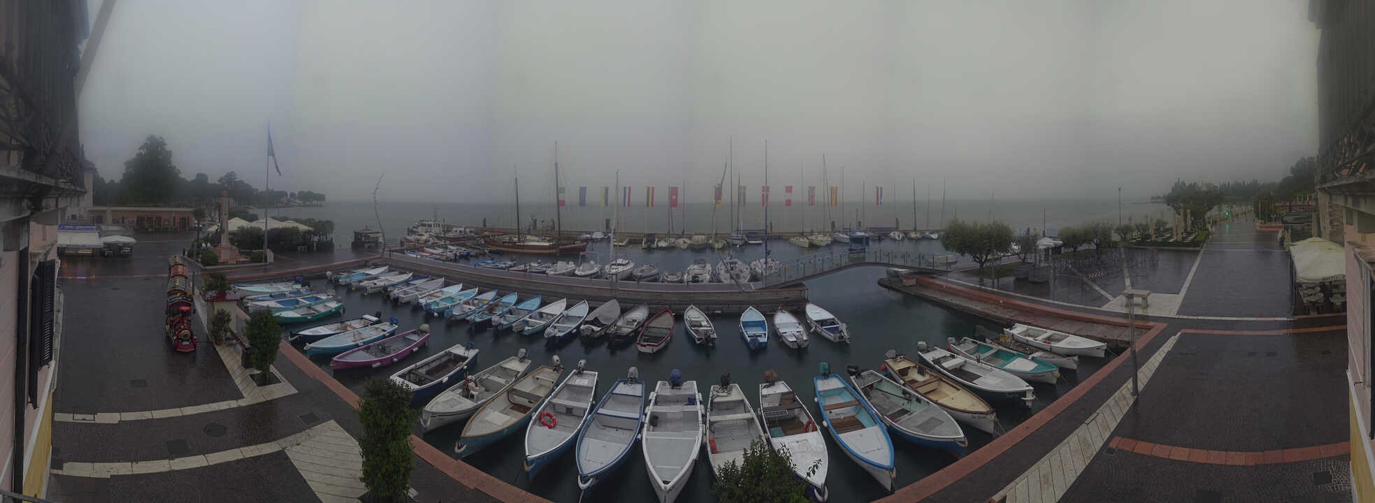 Archiv Foto Webcam Gardasee - Bardolino Hafen
