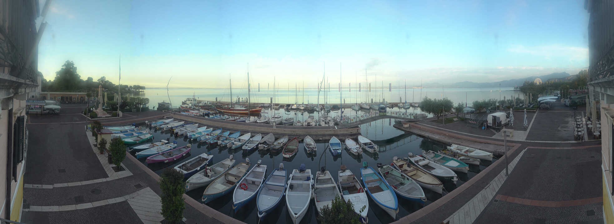 Archiv Foto Webcam Gardasee - Bardolino Hafen