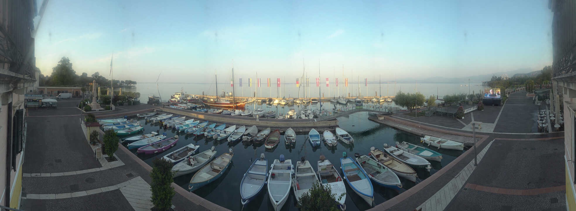 Archiv Foto Webcam Gardasee - Bardolino Hafen