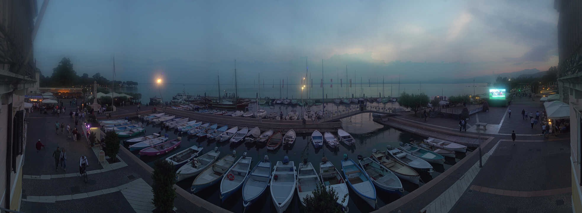 Archiv Foto Webcam Gardasee - Bardolino Hafen