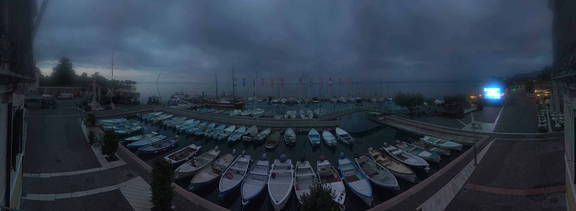 Archiv Foto Webcam Gardasee - Bardolino Hafen