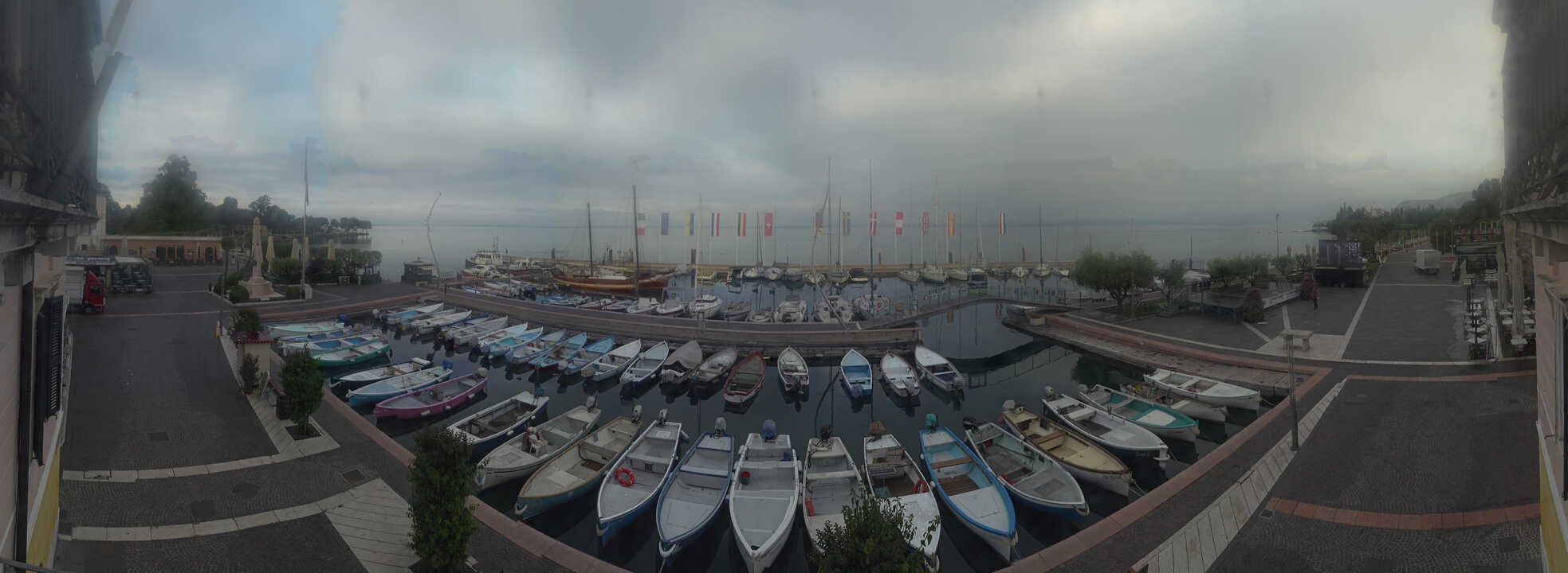 Archiv Foto Webcam Gardasee - Bardolino Hafen