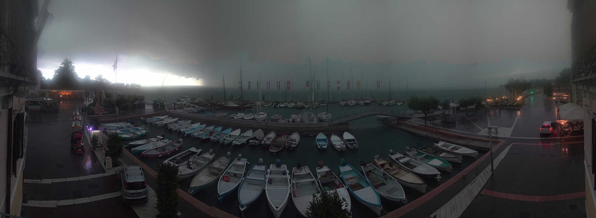Archiv Foto Webcam Gardasee - Bardolino Hafen