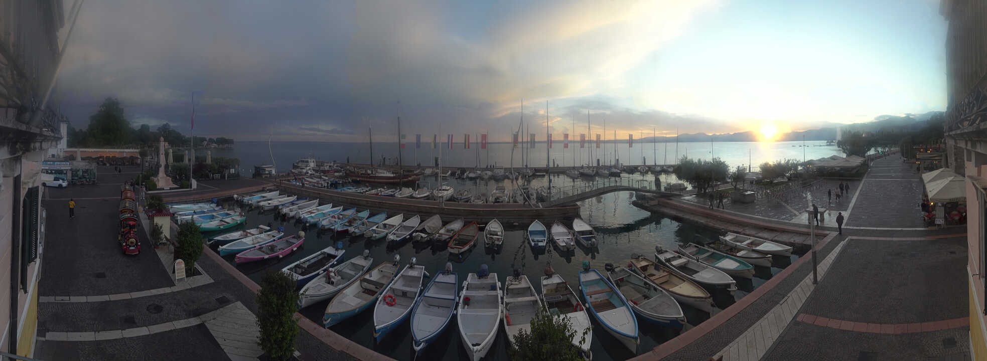 Archiv Foto Webcam Gardasee - Bardolino Hafen