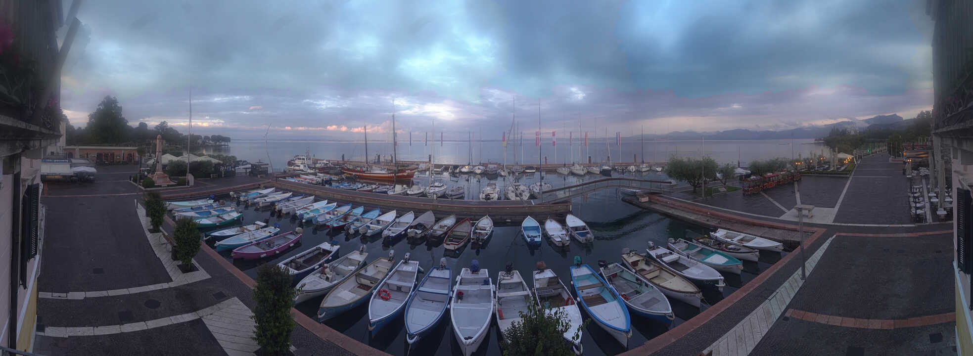Archiv Foto Webcam Gardasee - Bardolino Hafen