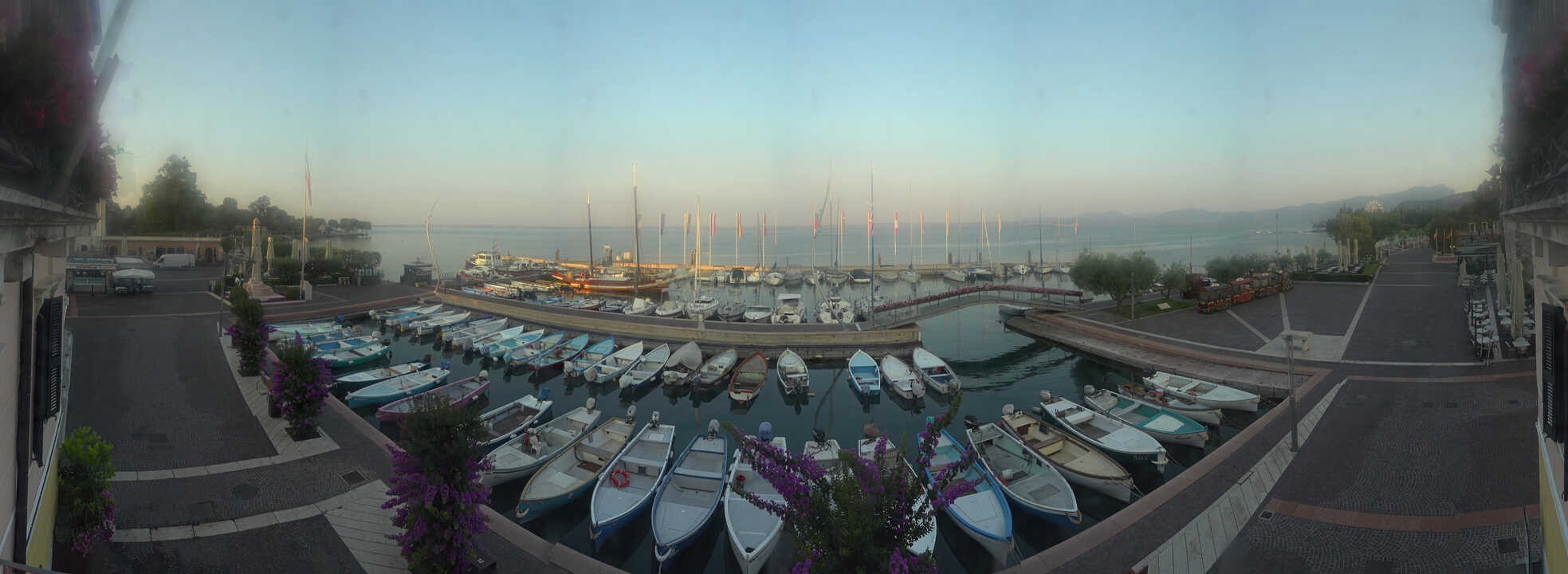 Archiv Foto Webcam Gardasee - Bardolino Hafen