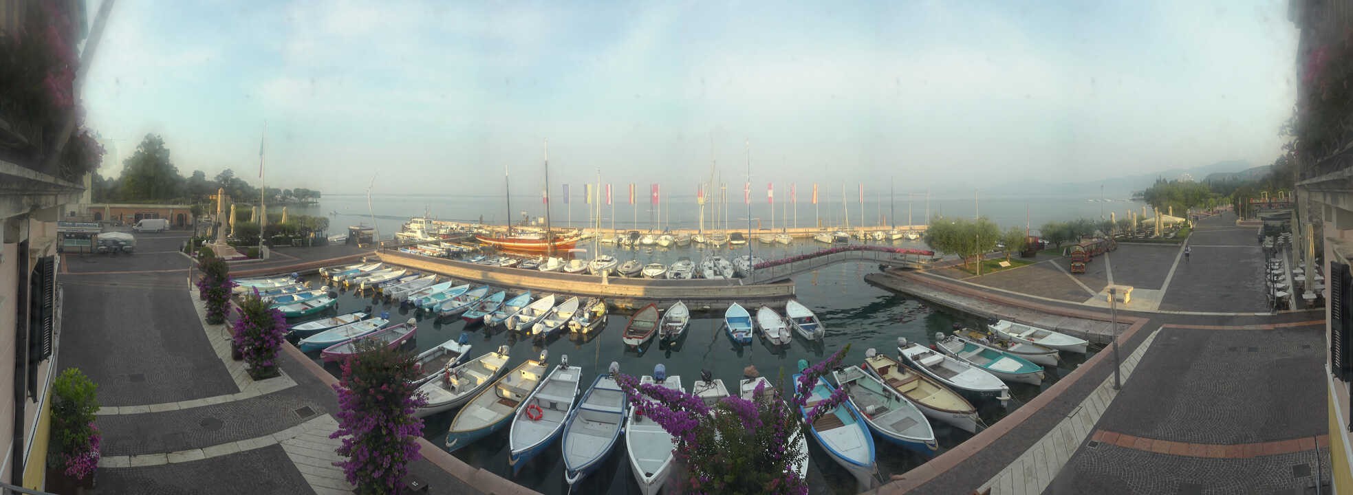 Archiv Foto Webcam Gardasee - Bardolino Hafen
