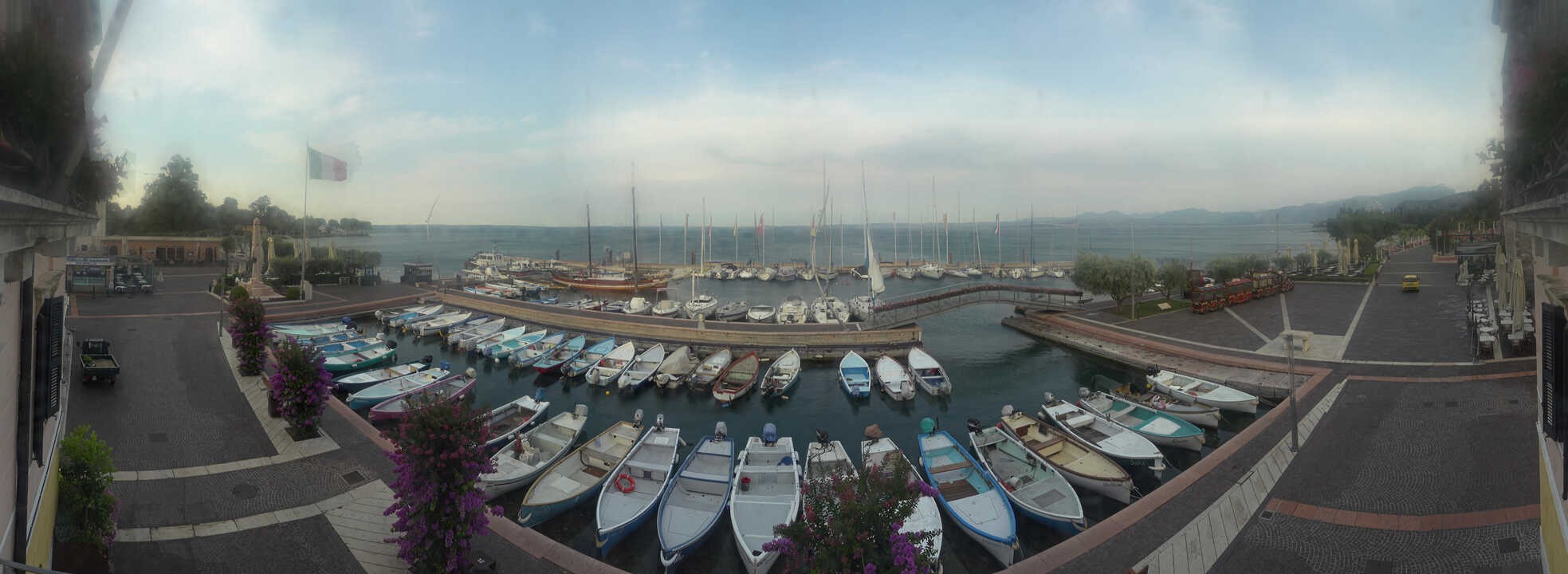 Archiv Foto Webcam Gardasee - Bardolino Hafen