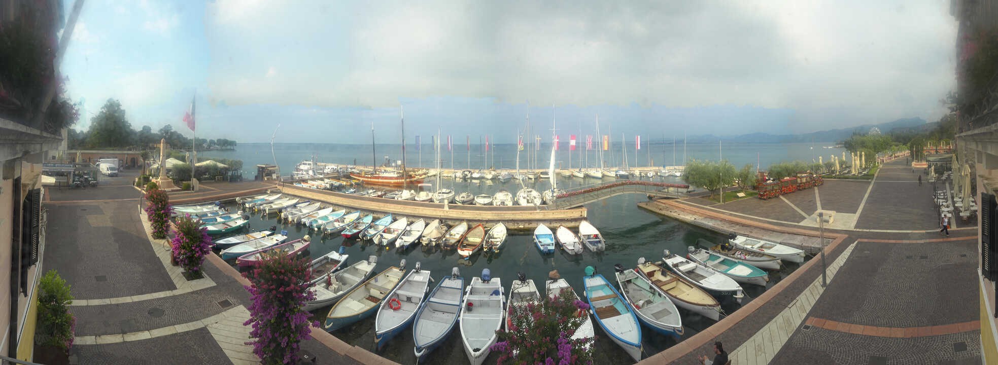 Archiv Foto Webcam Gardasee - Bardolino Hafen