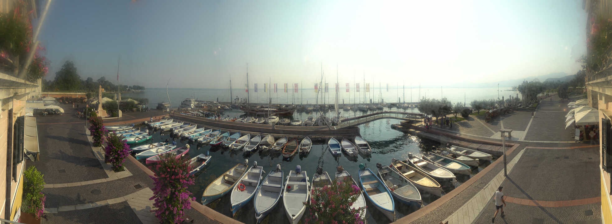 Archiv Foto Webcam Gardasee - Bardolino Hafen