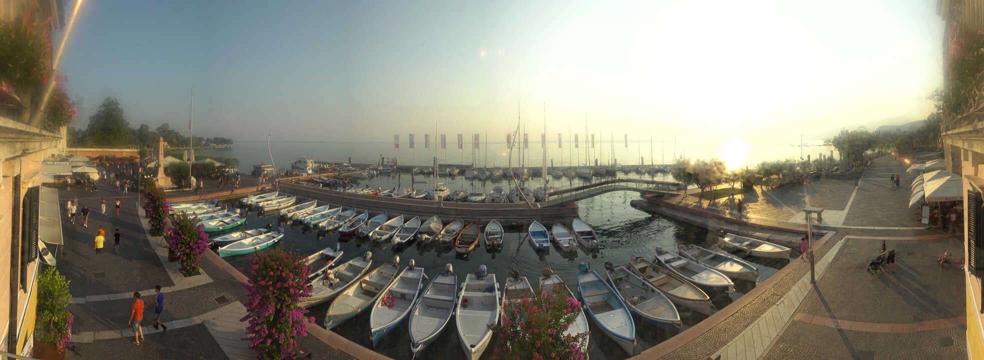Archiv Foto Webcam Gardasee - Bardolino Hafen
