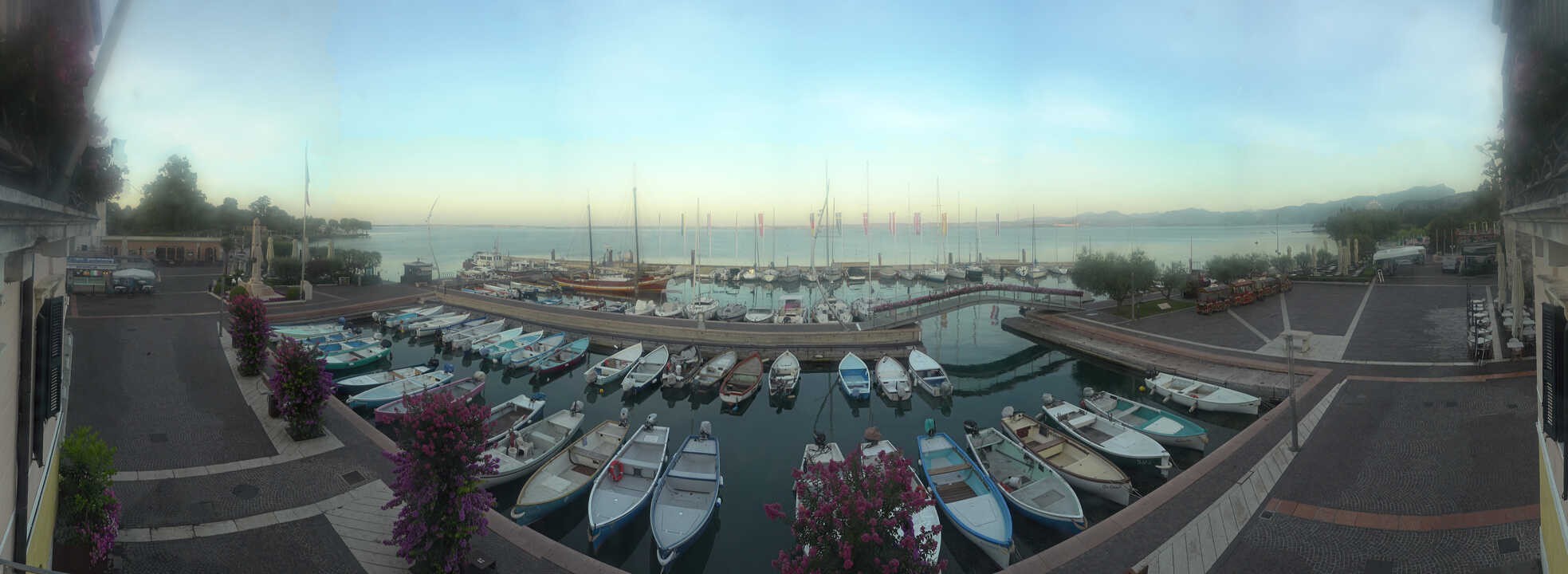 Archiv Foto Webcam Gardasee - Bardolino Hafen