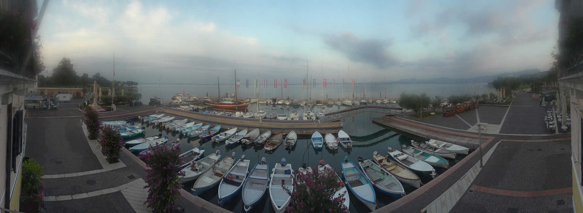Archiv Foto Webcam Gardasee - Bardolino Hafen