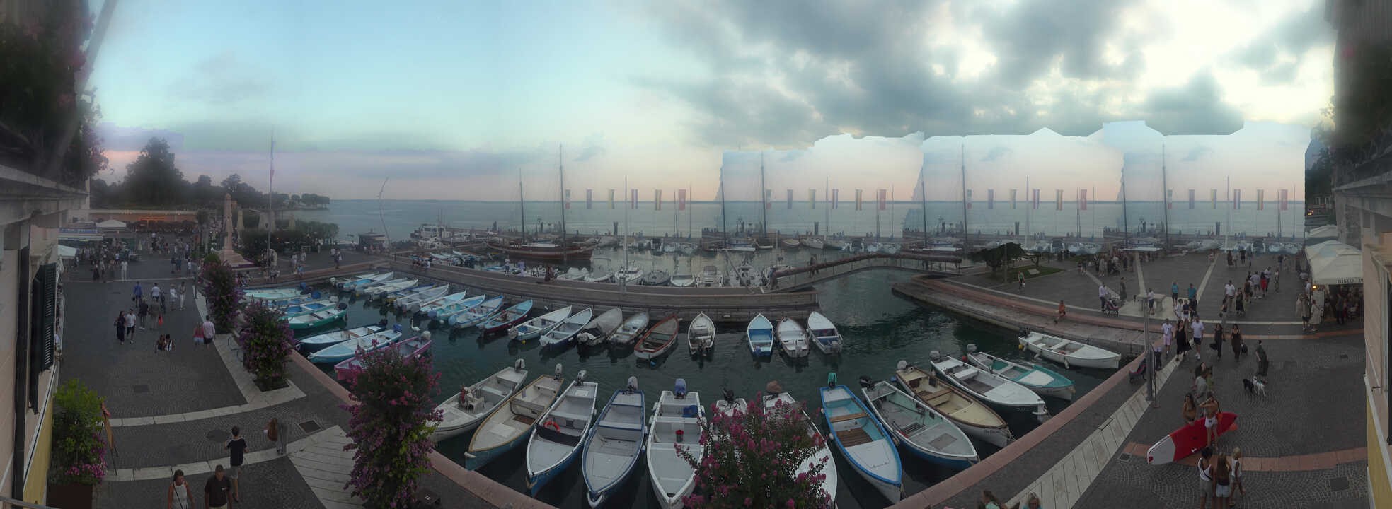 Archiv Foto Webcam Gardasee - Bardolino Hafen