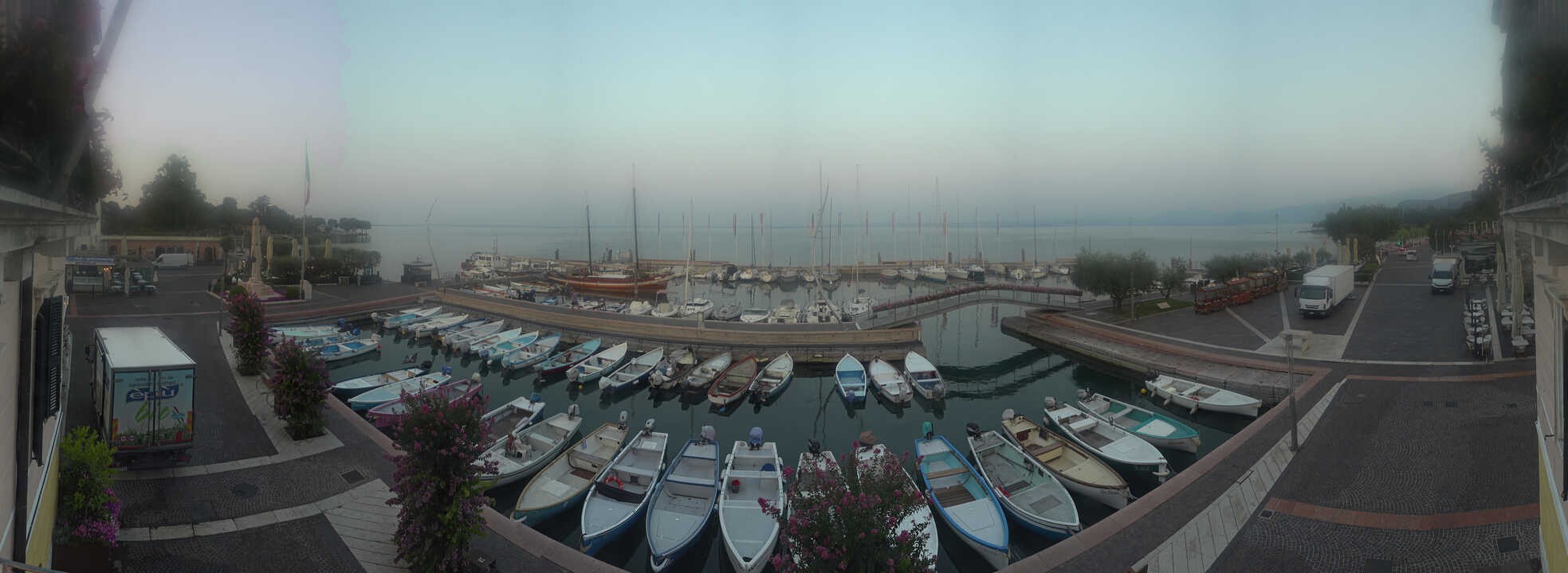 Archiv Foto Webcam Gardasee - Bardolino Hafen