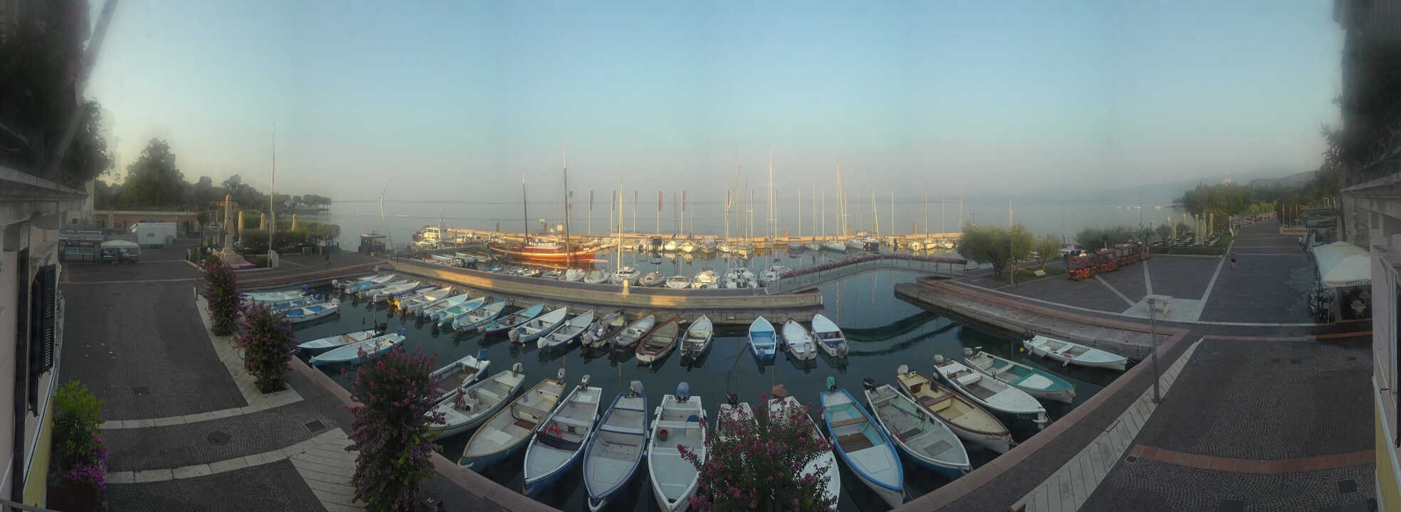Archiv Foto Webcam Gardasee - Bardolino Hafen